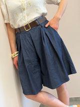 Bermuda Blu in Tessuto Effetto Denim con Plissé e Cintura