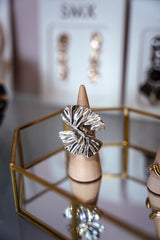 Anello petalo argento