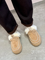 Sabot basso stringato con pelo