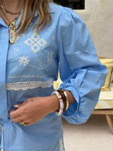 Camicia ricamata Kontatto