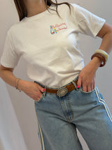 T-shirt bianca con scritta ricamata “bollicine”