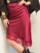 Gonna asimmetrica in pizzo