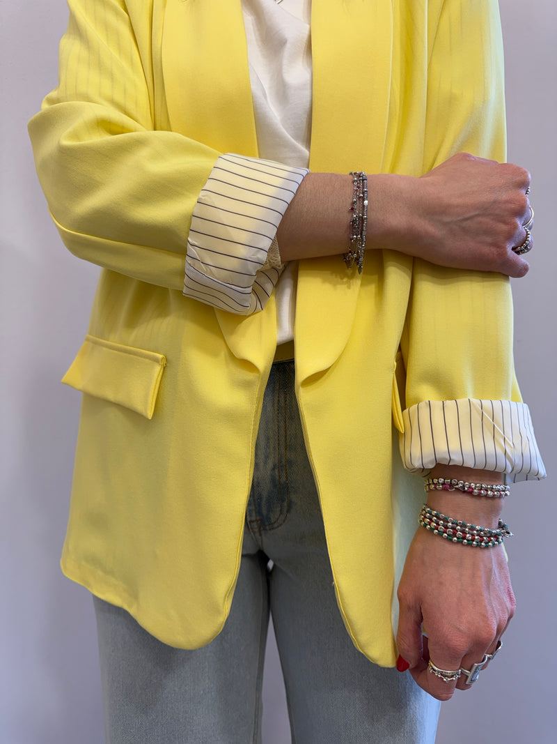 Blazer giallo con manica risvoltata