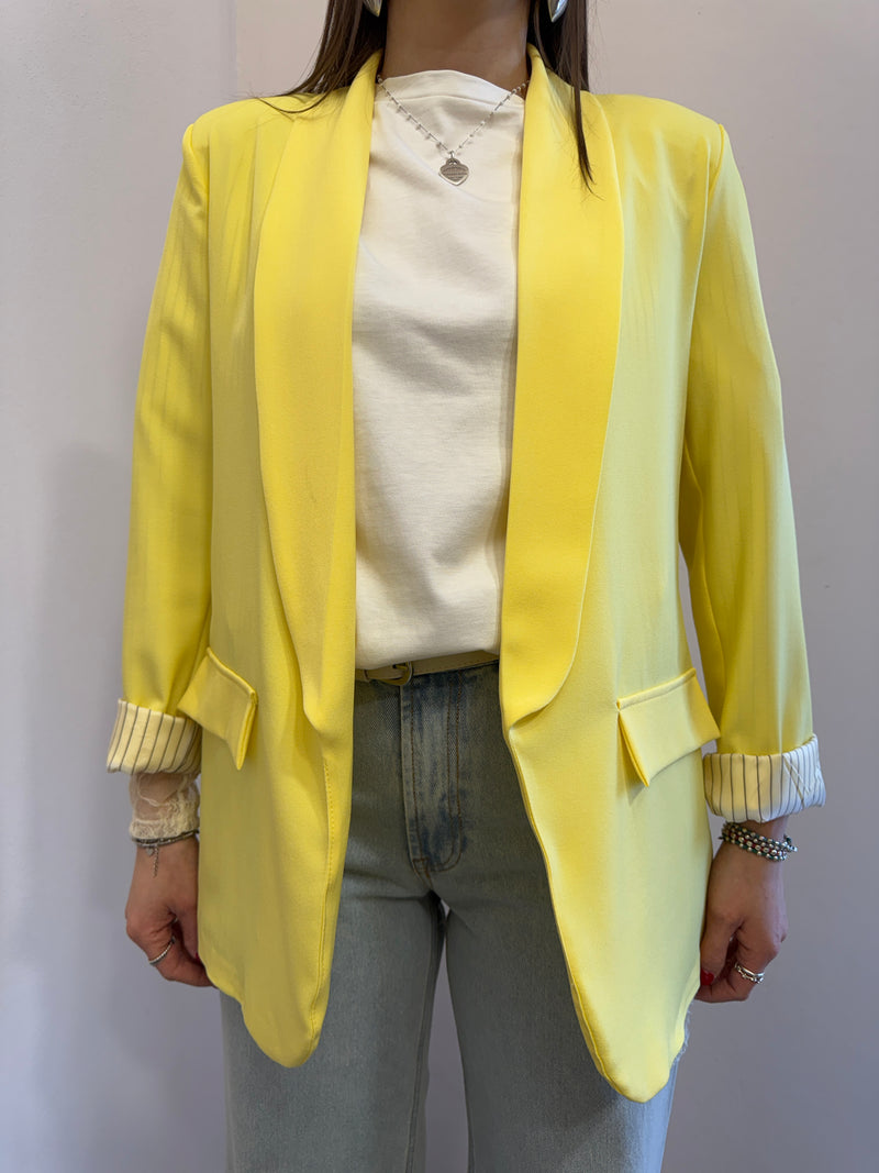 Blazer giallo con manica risvoltata