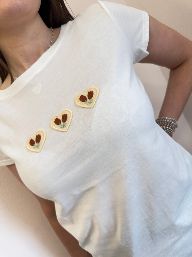 T-shirt slim con ricamo