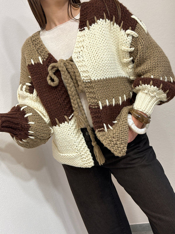 Cardigan intrecciato over nocciola