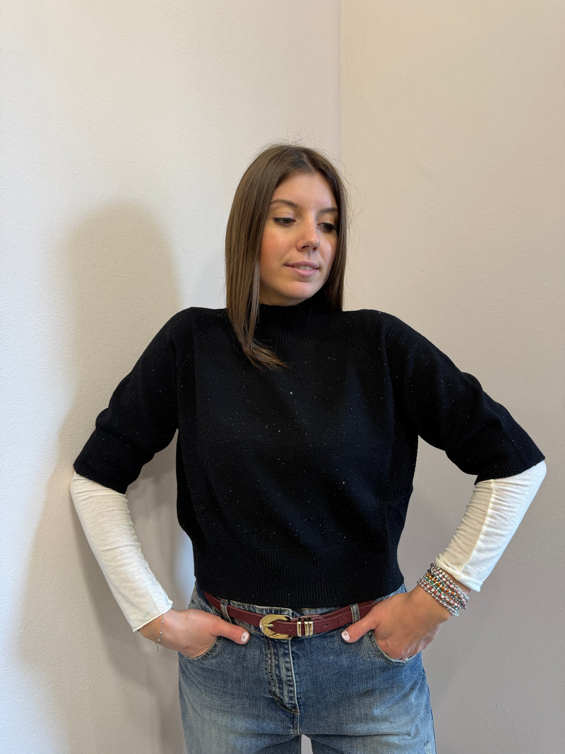 Lupetto manica corta con micro paillettes nero Kontatto