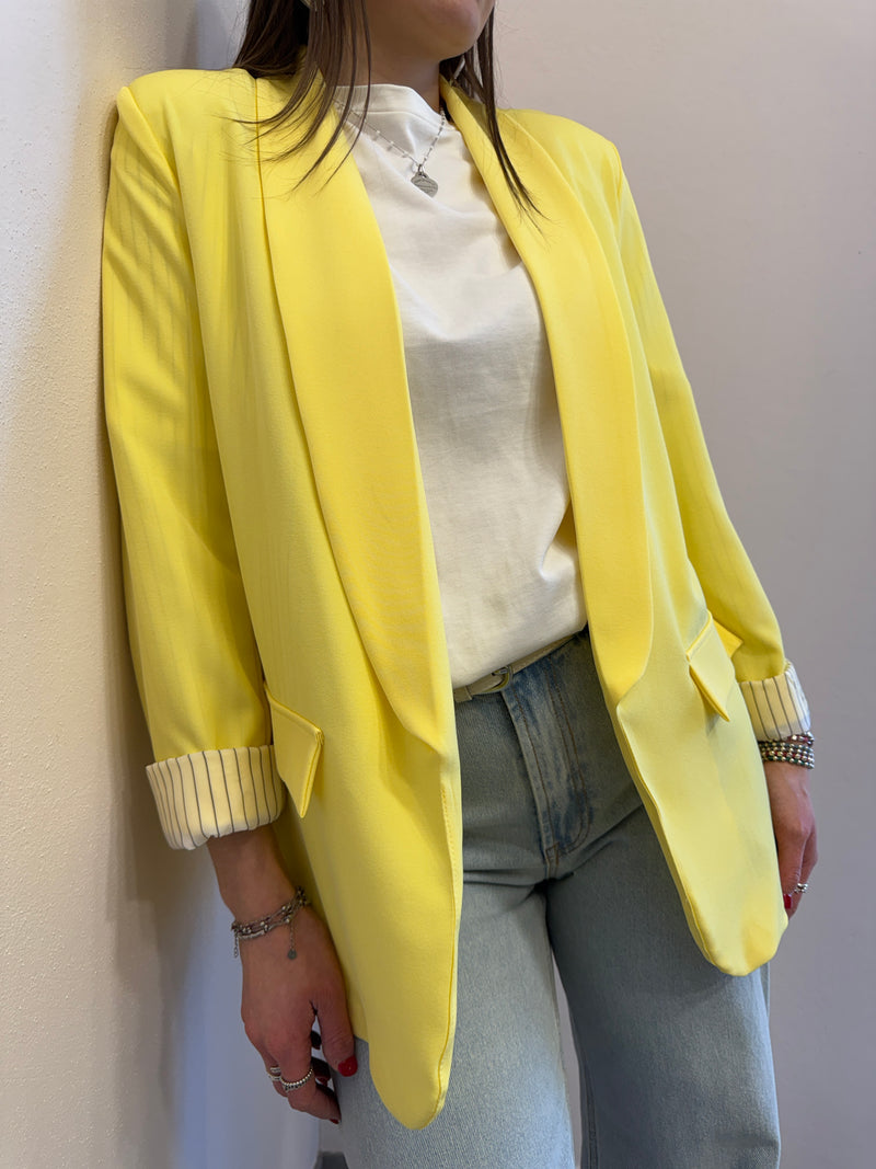 Blazer giallo con manica risvoltata