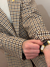 Blazer Pied-de-Poule con Spilla Gioiello