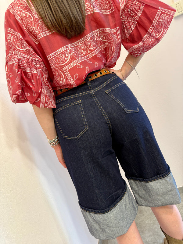 Blu shorts in denim con risvolto