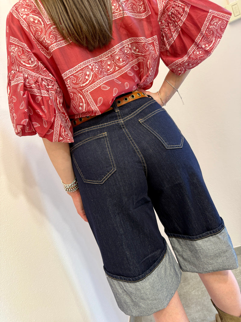 Blu shorts in denim con risvolto