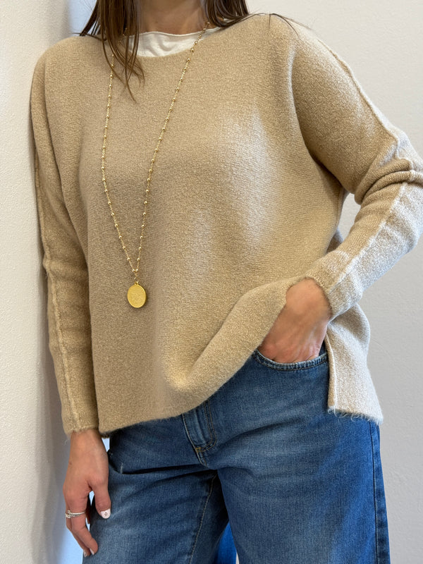Maglione a barca over beige Kontatto