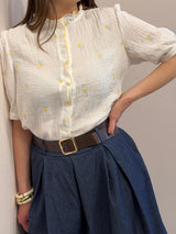 Camicia Bianca in Cotone Goffrato con Fantasia Margherite
