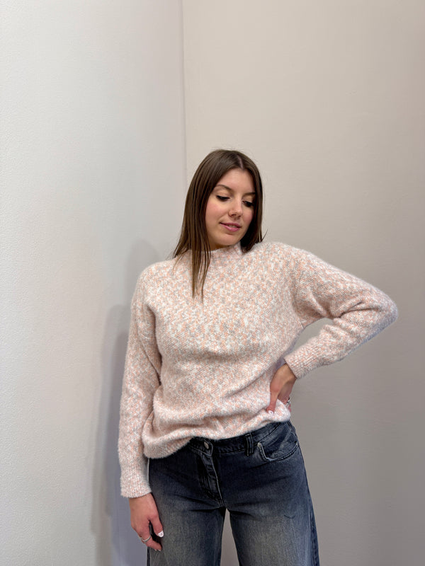 Maglione morbido a collo alto