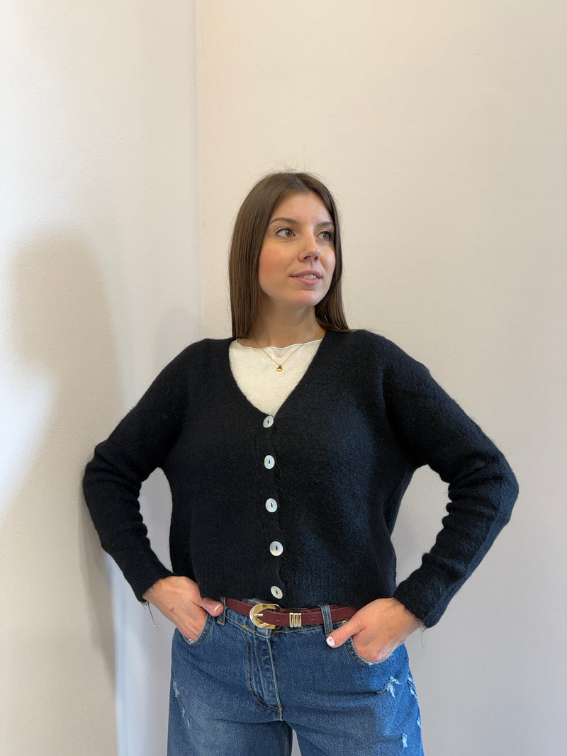 Cardigan con bottoni in madreperla Nero Kontatto