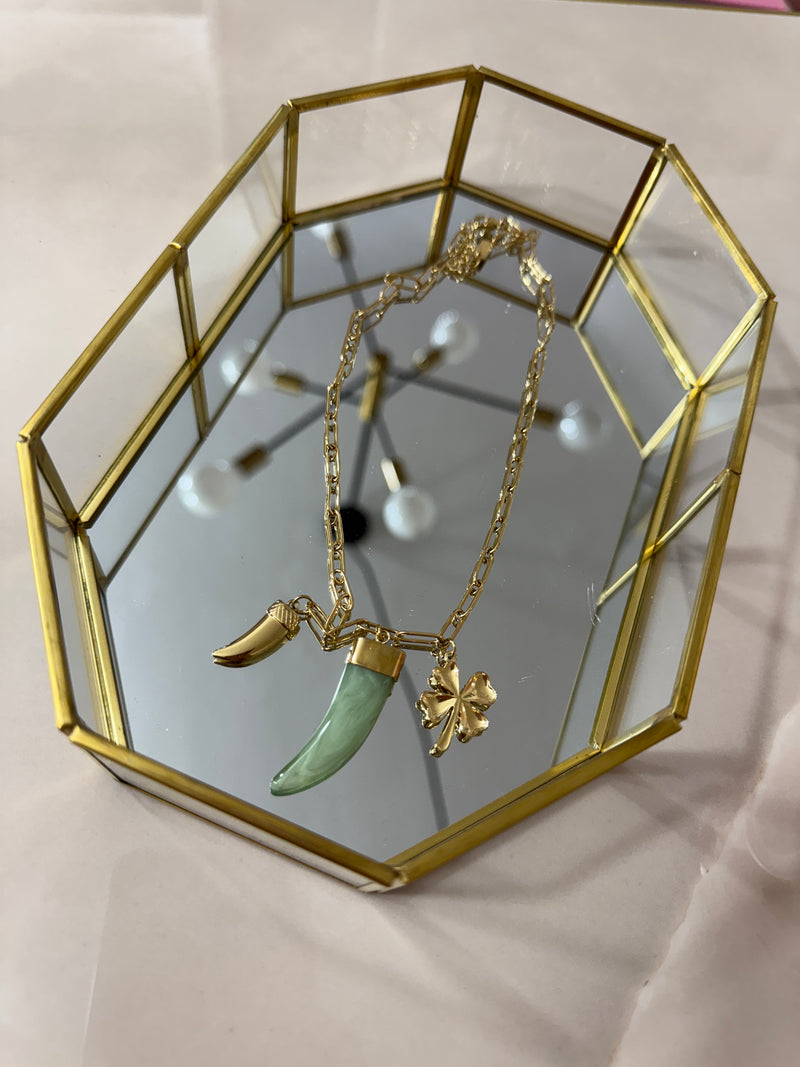 Collana corno in pietra verde