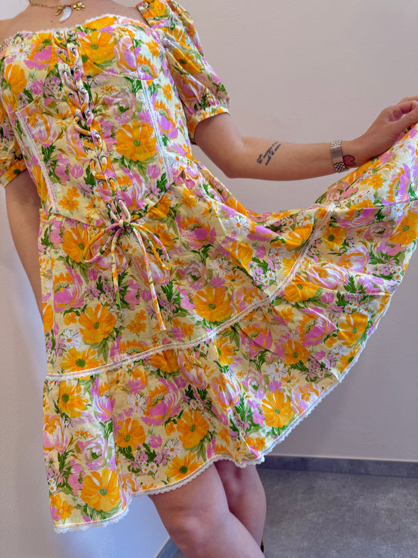 Abito fiori rosa e arancio Glamorous