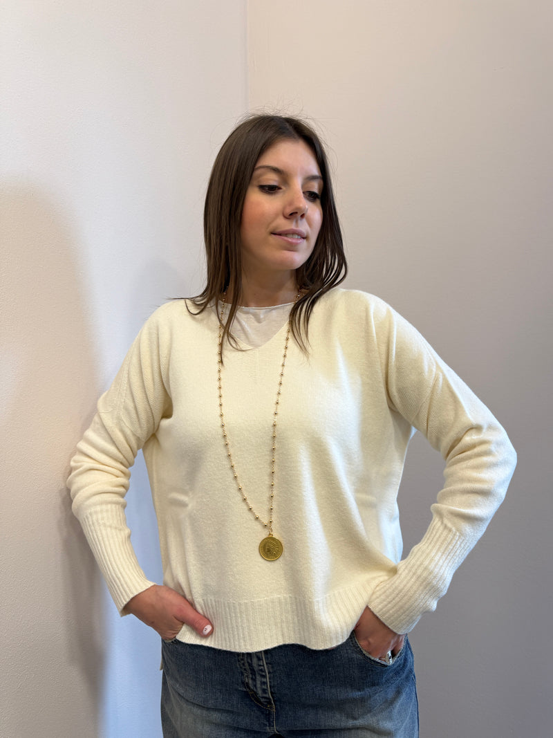 Maglione in viscosa scollo V color burro Kontatto