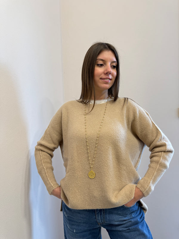 Maglione a barca over beige Kontatto
