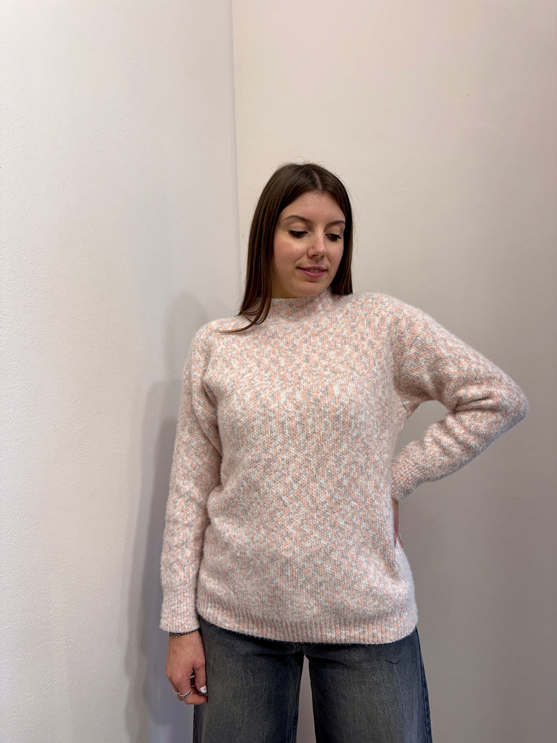 Maglione morbido a collo alto