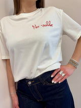 T-shirt con scritta ricamata