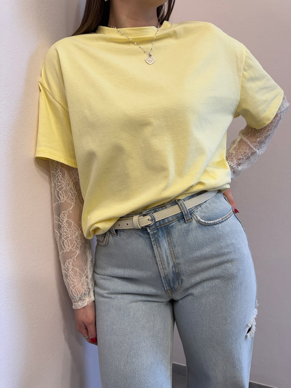 T-shirt giallo pastello manica in pizzo