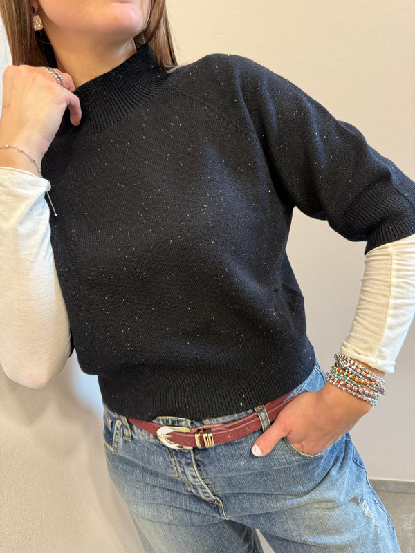Lupetto manica corta con micro paillettes nero Kontatto