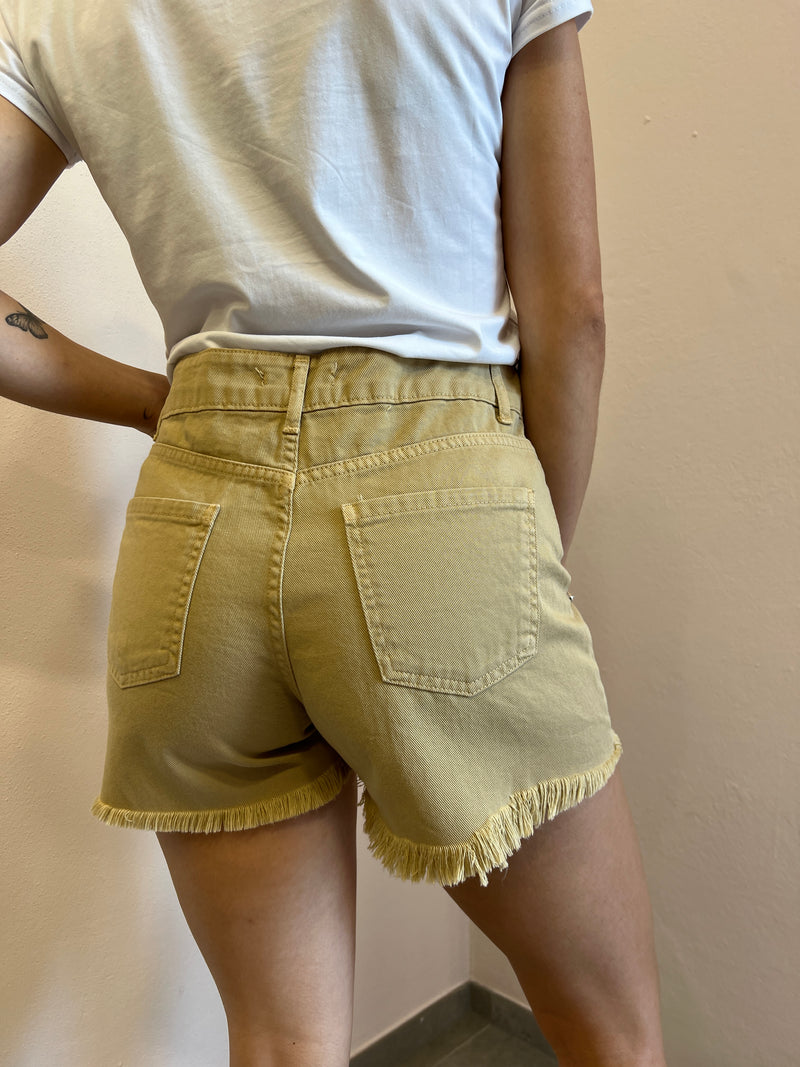 Shorts Lumina