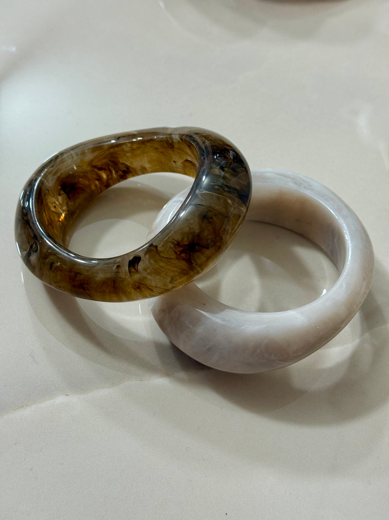 Bracciali rigidi effetto resina