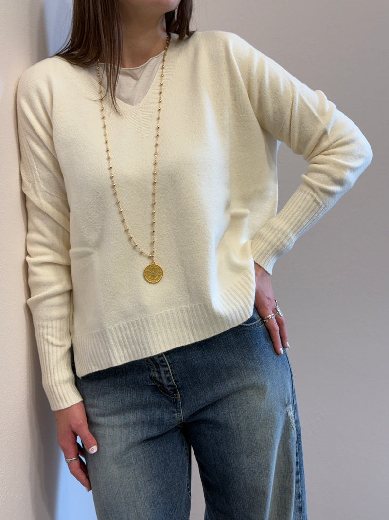 Maglione in viscosa scollo V color burro Kontatto