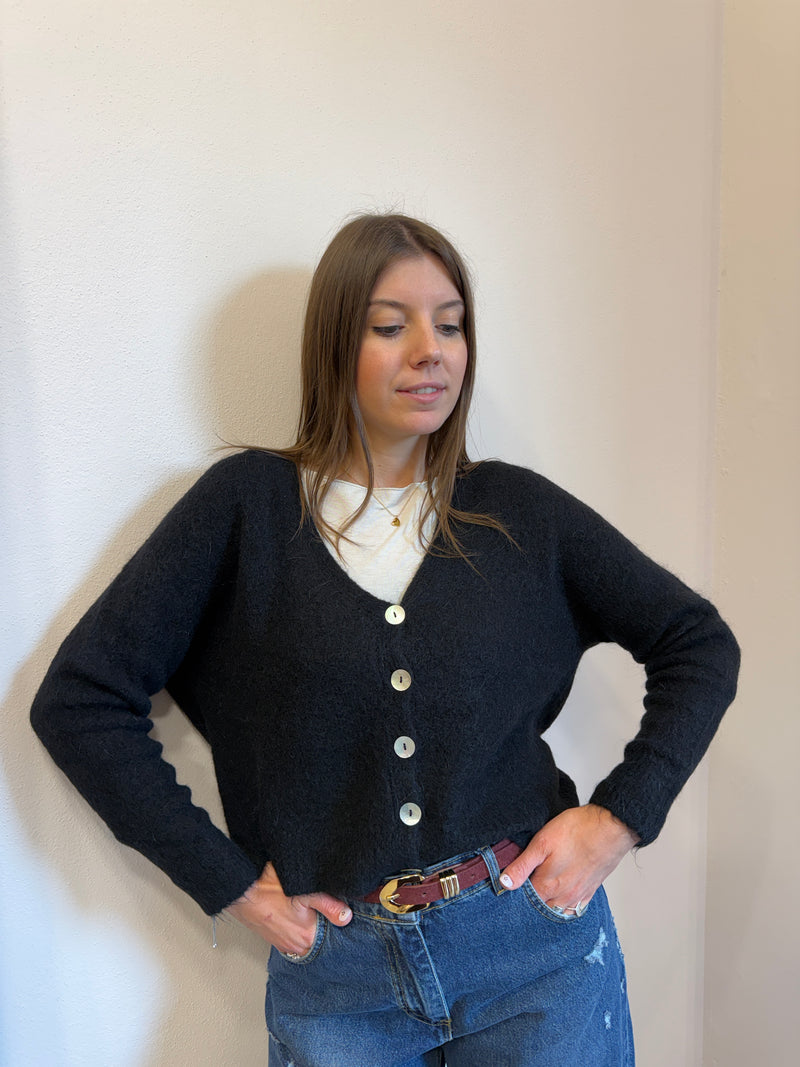 Cardigan con bottoni in madreperla Nero Kontatto